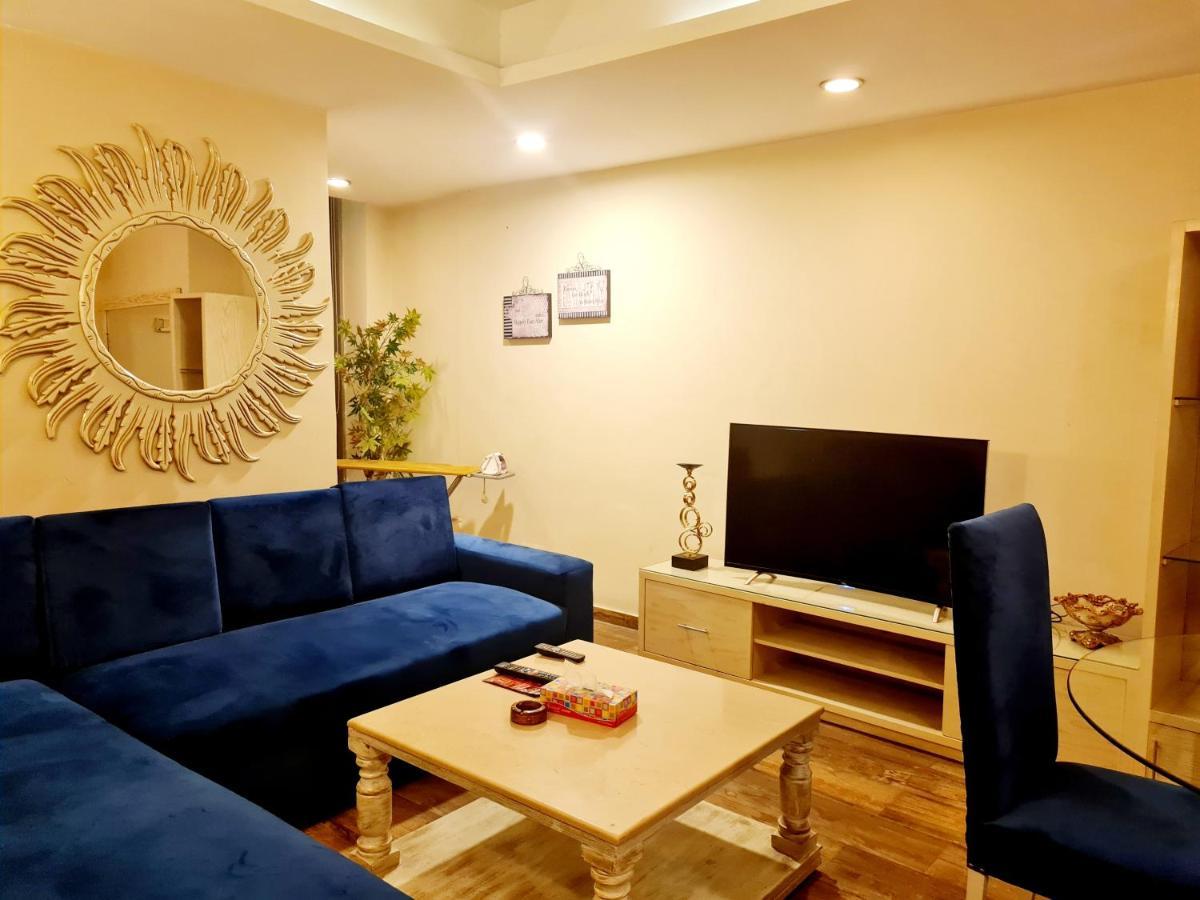 Apartamento Royal Residencia Centaurus Islamabad Exterior foto