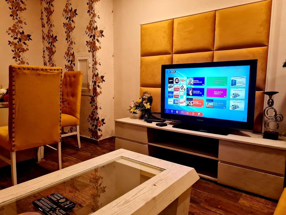 Apartamento Royal Residencia Centaurus Islamabad Exterior foto