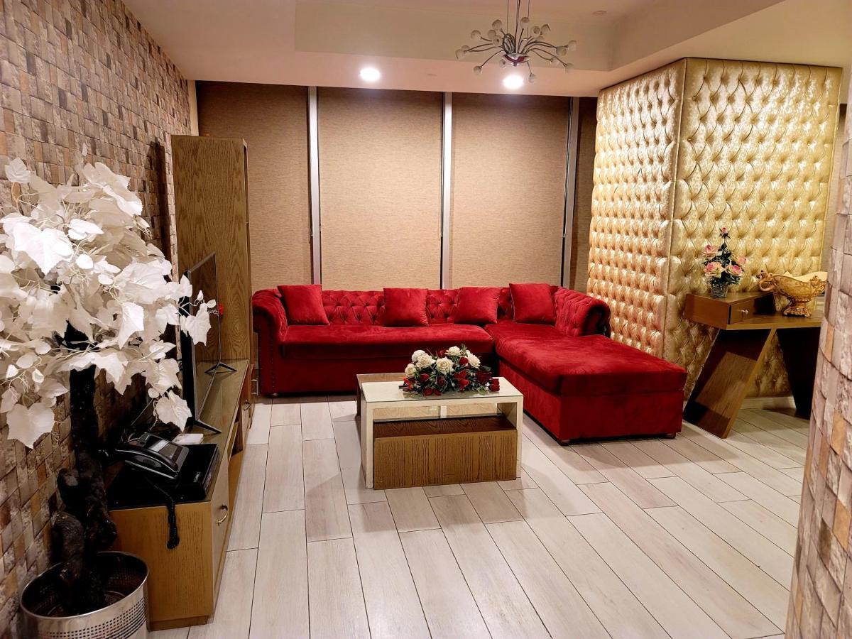 Apartamento Royal Residencia Centaurus Islamabad Exterior foto