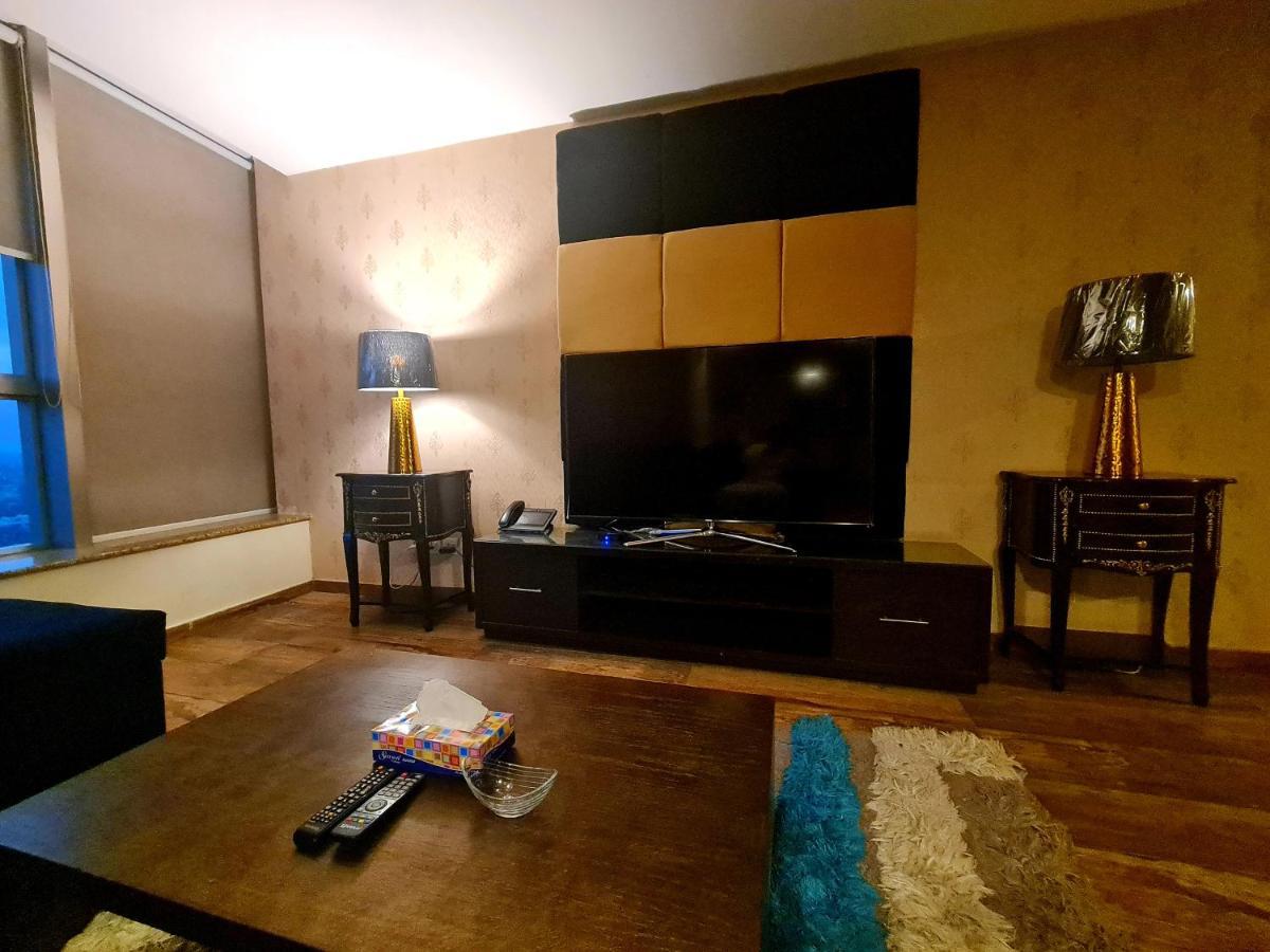 Apartamento Royal Residencia Centaurus Islamabad Exterior foto