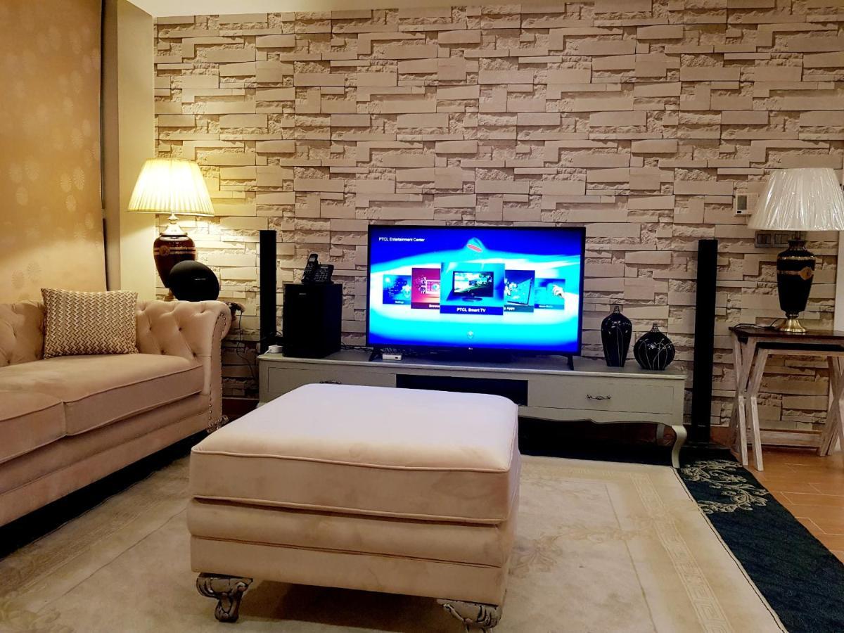 Apartamento Royal Residencia Centaurus Islamabad Exterior foto