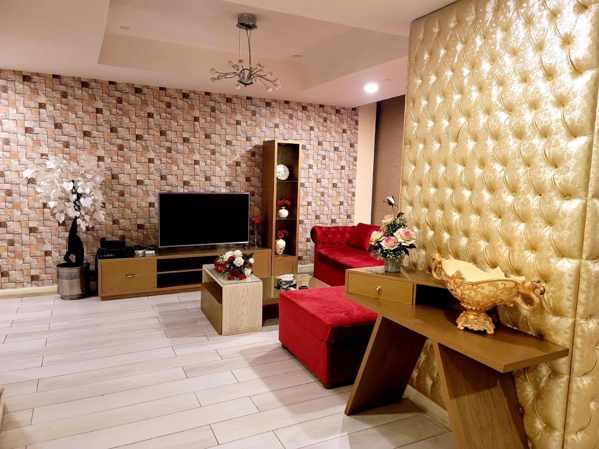 Apartamento Royal Residencia Centaurus Islamabad Exterior foto