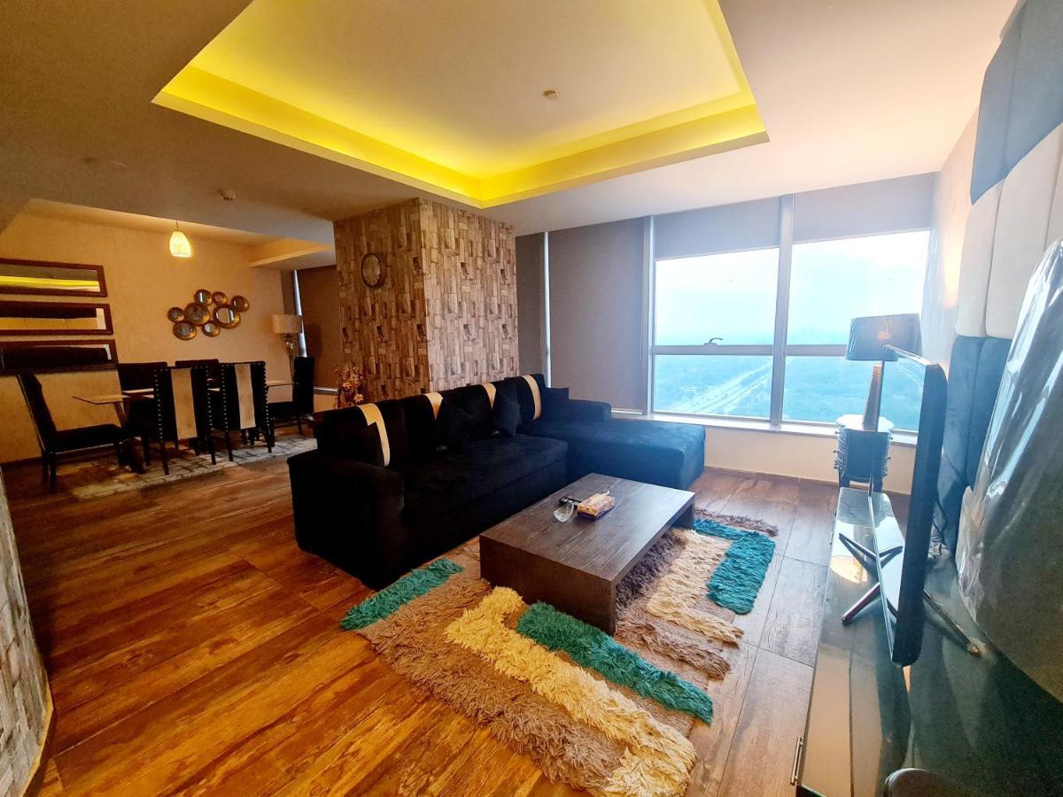 Apartamento Royal Residencia Centaurus Islamabad Exterior foto
